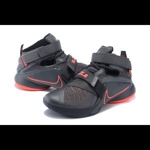 NIKE YOUTH ZOOM LEBRON SOLDIER SHOES